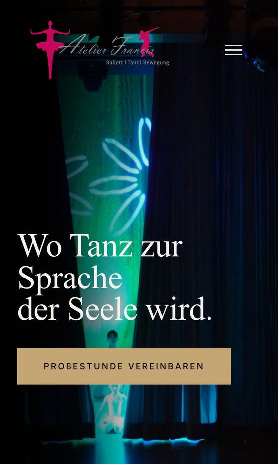 Startseite von Atelier Francis am Handy mit Menüknopf und dem Knopf zur Probestunde unter der Überschrift