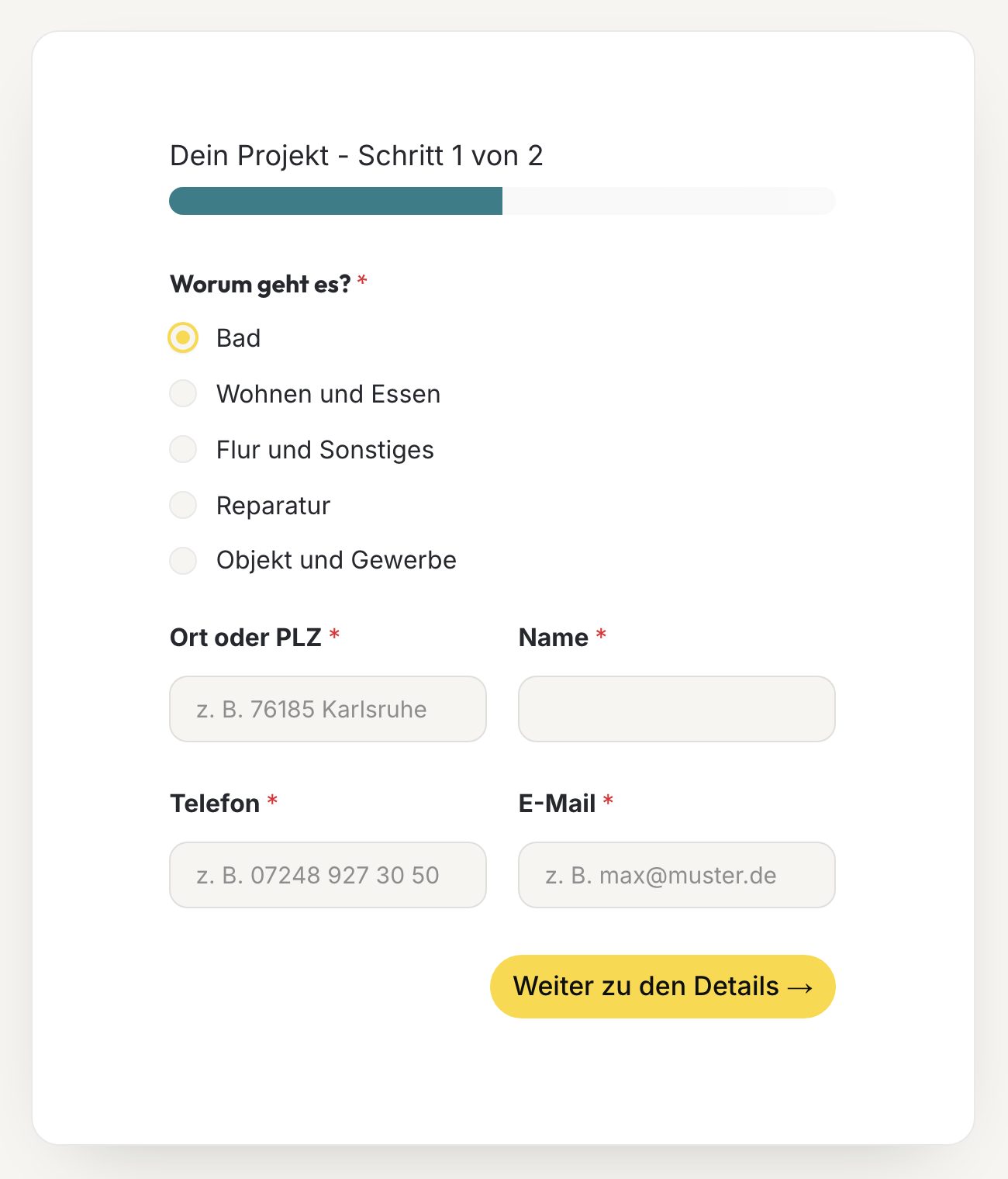 Erster Schritt des Anfrageformulars mit der Frage Worum geht es, den Themen Bad, Wohnen und Essen, Flur und Sonstiges, Reparatur, Objekt und Gewerbe, dazu Ort, Name, Telefon und Mail